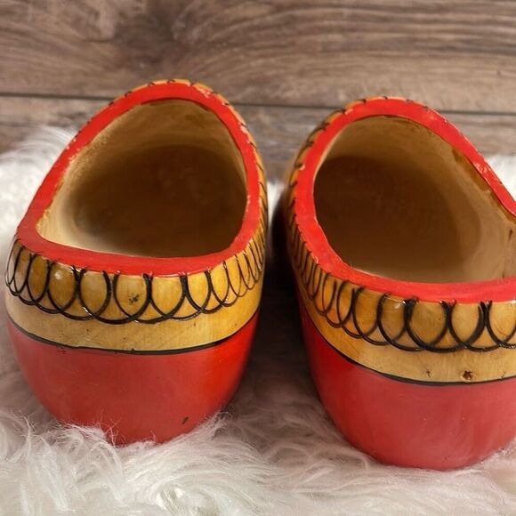Wooden Holland Handcarved Shoes Home Decor Red and Tan Windmills READ - Picture 7 of 10